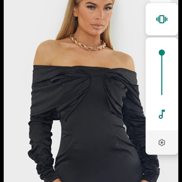 Black pleated satin shoulder midi dress - Picture 2 of 3